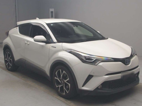 2017 Toyota C-HR ZYX10[2]