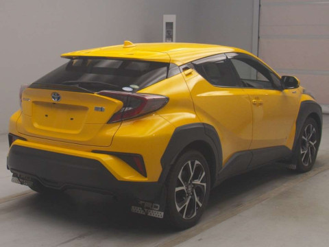 2017 Toyota C-HR ZYX10[1]