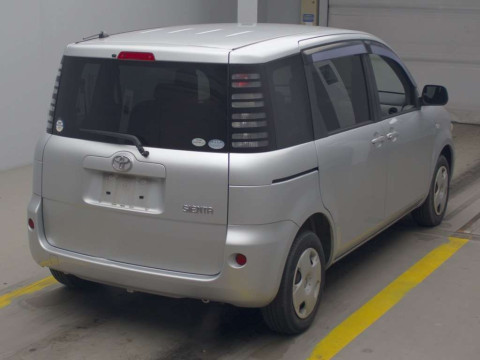 2005 Toyota Sienta NCP81G[1]