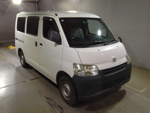 2011 Toyota Townace Van S412M[2]