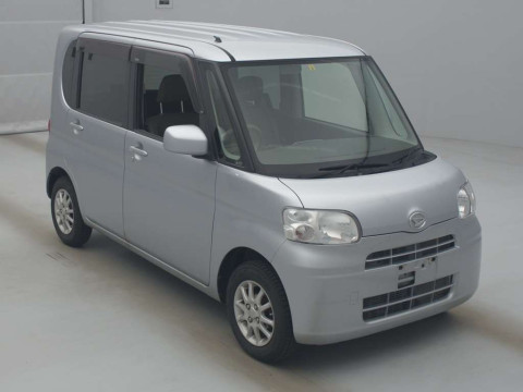 2010 Daihatsu Tanto L375S[2]