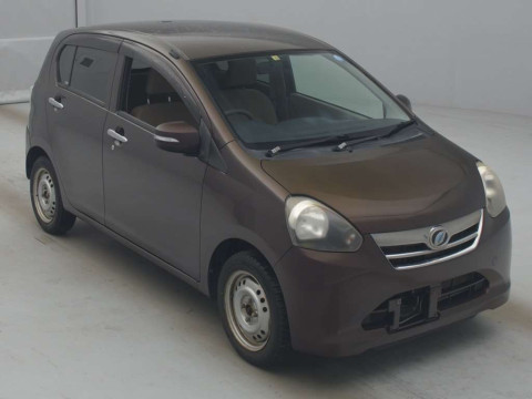 2011 Daihatsu Mira es LA300S[2]