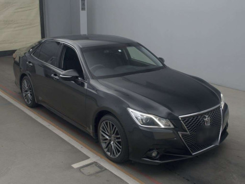 2013 Toyota Crown GRS210[2]