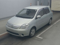 2004 Toyota Raum