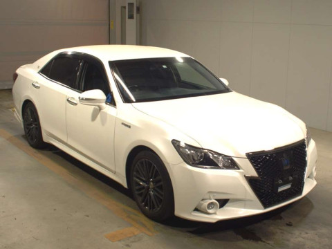 2015 Toyota Crown Hybrid AWS210[2]