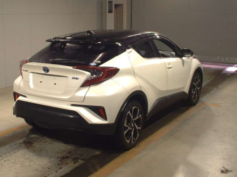 2018 Toyota C-HR ZYX10[1]