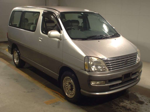 2000 Toyota Regius Van RCH47W[2]