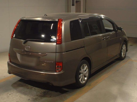 2007 Toyota Isis ANM10W[1]