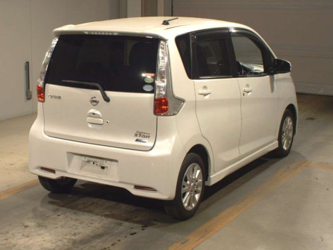 2014 Nissan DAYZ B21W[1]