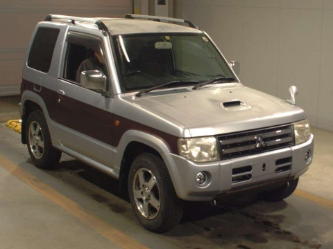 2010 Mitsubishi Pajero Mini H58A[2]