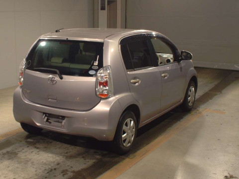 2012 Toyota Passo KGC30[1]