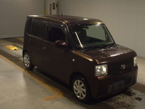 2012 Toyota Pixis Space L575A[2]