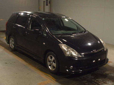 2004 Toyota Wish ZNE10G[2]