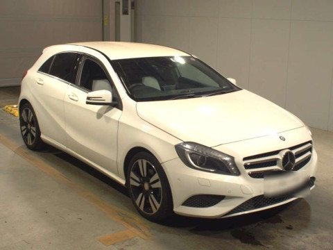 2014 Mercedes Benz A-Class 176042[2]