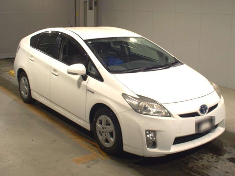 2011 Toyota Prius ZVW30[2]