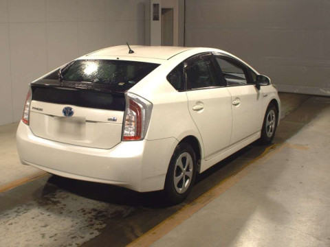 2015 Toyota Prius ZVW30[1]