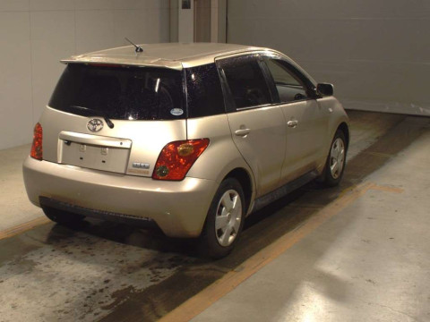 2004 Toyota IST NCP60[1]