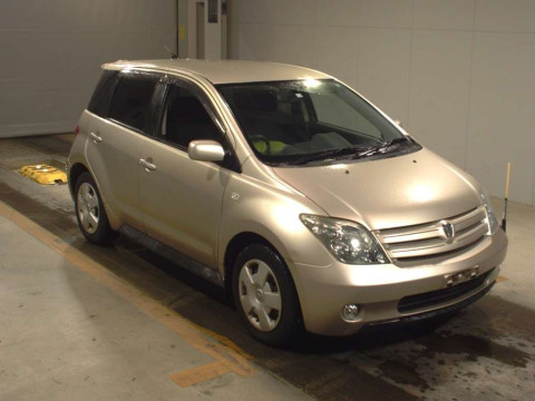 2004 Toyota IST NCP60[2]