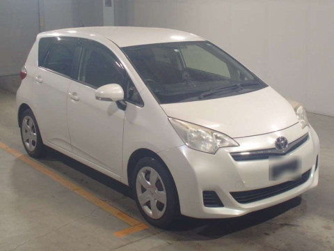 2014 Toyota Ractis NSP120[2]