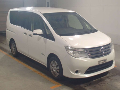 2014 Nissan Serena HC26[2]