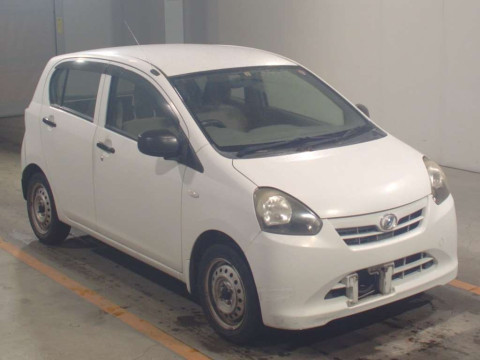 2012 Daihatsu Mira es LA300S[2]