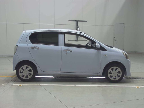 2012 Daihatsu Mira es LA300S[2]