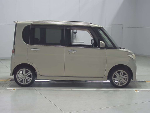 2010 Daihatsu Tanto L375S[2]