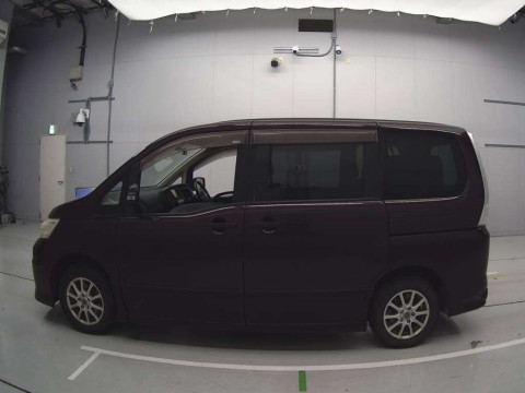 2010 Nissan Serena CNC25[2]