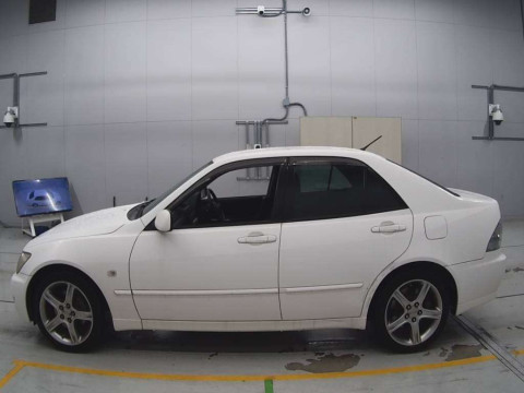 2004 Toyota Altezza SXE10[2]