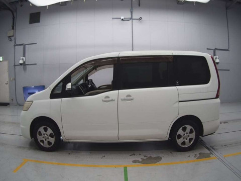 2008 Nissan Serena C25[2]