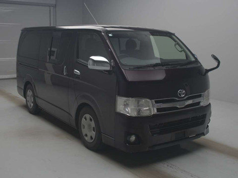 2013 Toyota Regiusace Van TRH200V[2]