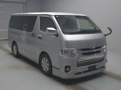 2014 Toyota Regiusace Van TRH200V[2]