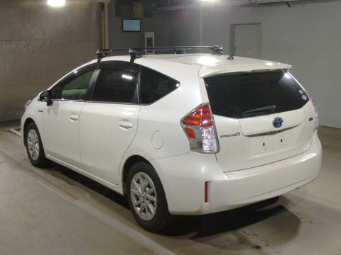 2017 Toyota Prius alpha ZVW41W[2]