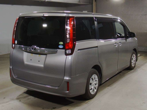 2015 Toyota Noah ZRR80G[1]