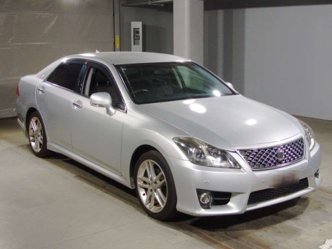 2011 Toyota Crown GRS200[1]