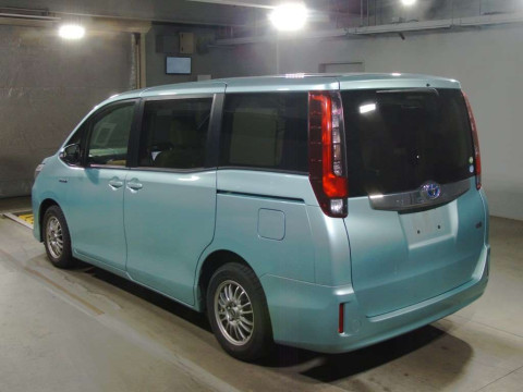 2014 Toyota Noah ZWR80G[2]