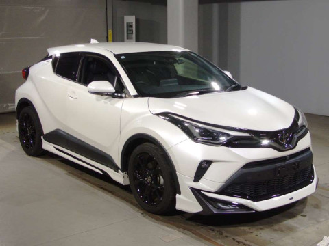 2020 Toyota C-HR NGX10[1]