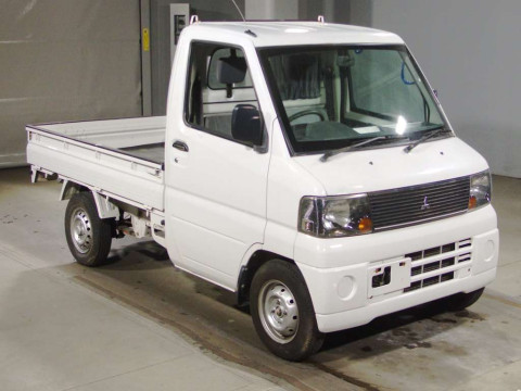 2005 Mitsubishi Minicab Truck U61T[1]