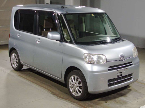 2013 Daihatsu Tanto L375S[2]