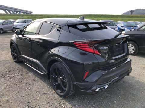 2022 Toyota C-HR ZYX11[1]