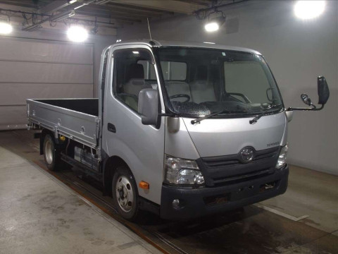 2013 Toyota Toyoace Truck XZU700[2]