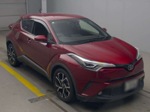 2019 Toyota C-HR ZYX10[2]