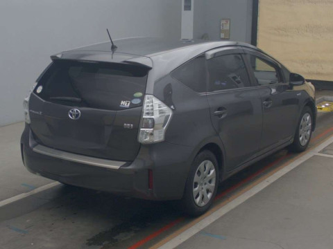 2012 Toyota Prius alpha ZVW41W[1]