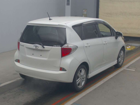 2010 Toyota Ractis NCP120[1]