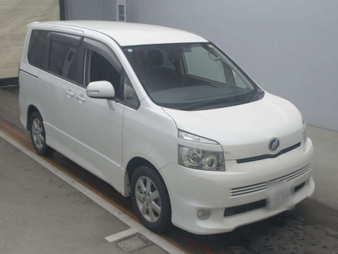 2008 Toyota Voxy ZRR70W[2]