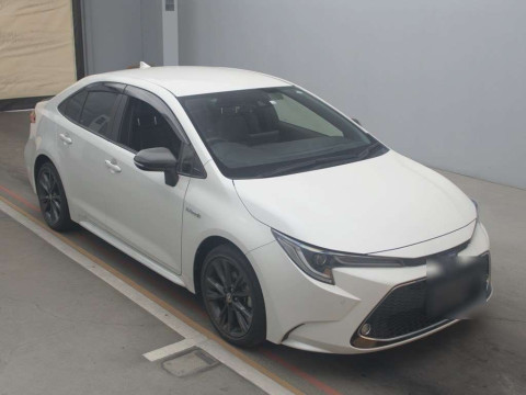 2020 Toyota Corolla Sedan ZWE211[2]