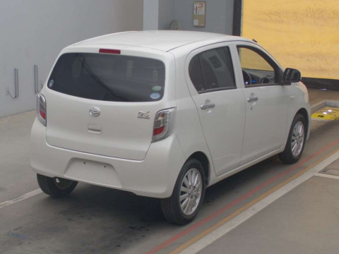 2015 Daihatsu Mira es LA300S[1]