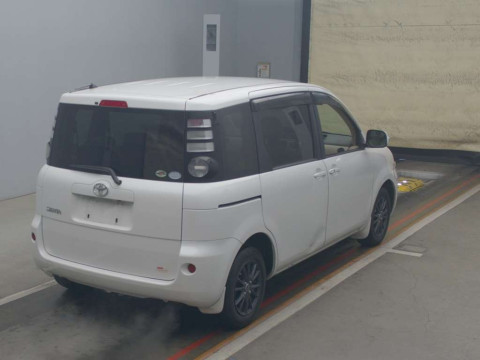 2009 Toyota Sienta NCP81G[1]