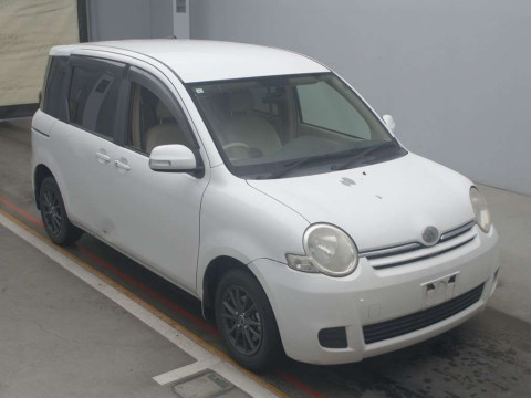 2009 Toyota Sienta NCP81G[2]