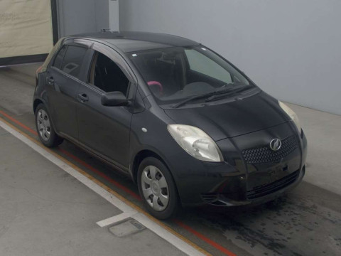 2007 Toyota Vitz SCP90[2]